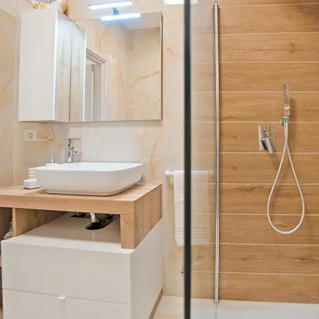 Na' Lu' With Sea View