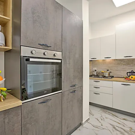 Na' Lu' With Sea View *